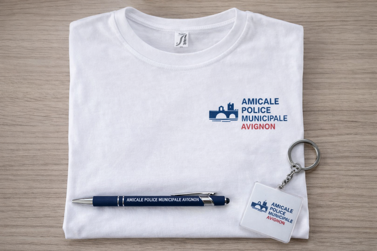 Pack T-shirt + Stylo + Porte clé au choix – Image 2